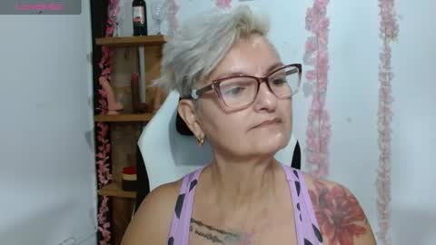 Snapshot of bety_cum3 chatting on 07.15.26 bibiana online show from 07.15.26