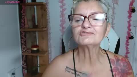 Snapshot of bety_cum3 chatting on 07.26.26 bibiana online show from 07.26.26