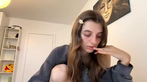 Snapshot of beulahweikert chatting on 07.27.26 Lina online show from 07.27.26