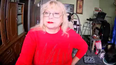 BeverlyCynia online show from 09.30.25