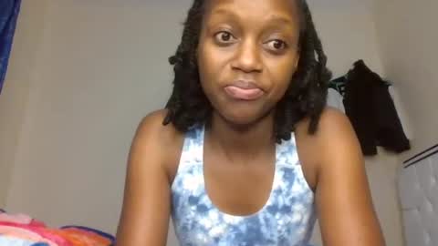 Snapshot of beverlyne5 chatting on 06.15.26 beverly online show from 06.15.26