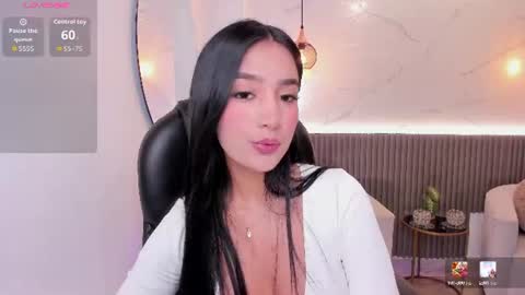 Snapshot of beverlyy_johnson chatting on 07.18.26 beverlyy johnson online show from 07.18.26
