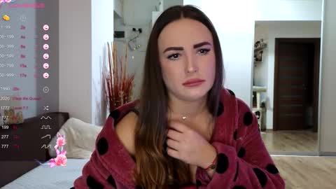   BeyonceDoll       Twitter DollBeyonce    online show from 12.05.25