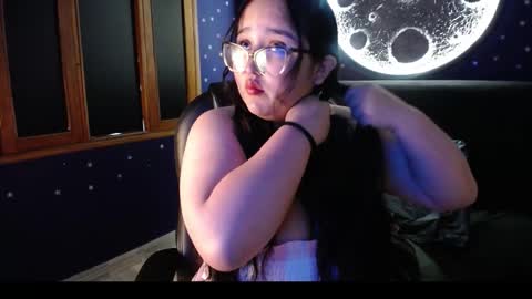 Snapshot of beyota_11 chatting on 11.10.25 beyota online show from 11.10.25