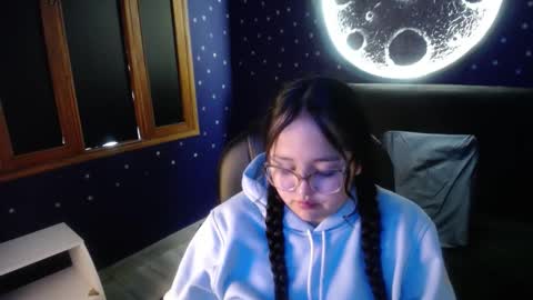 Snapshot of beyota_11 chatting on 12.15.25 beyota online show from 12.15.25