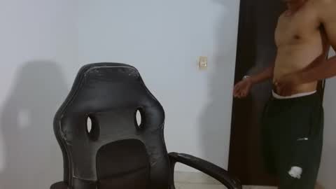 Snapshot of bfernando_05 chatting on 01.17.26 BAYRON online show from 01.17.26