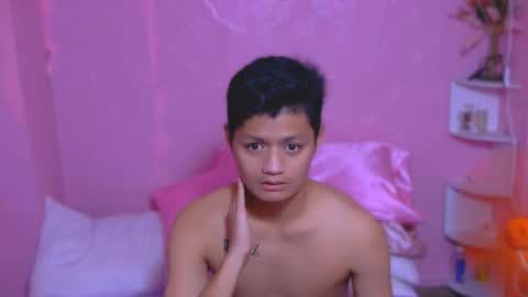 bhillrhey121103 online show from 10.24.25