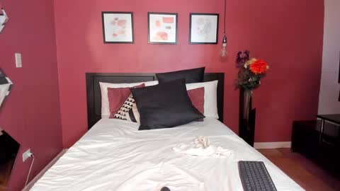 Snapshot of bhritany_brow chatting on 01.23.25 Bhri online show from 01.23.25