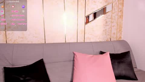 Snapshot of bhritany_brow chatting on 11.17.25 Bhri online show from 11.17.25