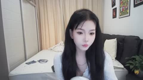 bhwuyulian online show from 07.04.26