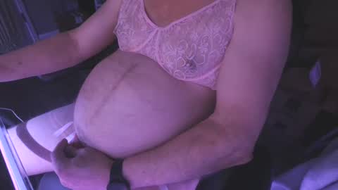 Snapshot of bi_chubby_sub61 chatting on 12.15.24 Redmoon online show from 12.15.24