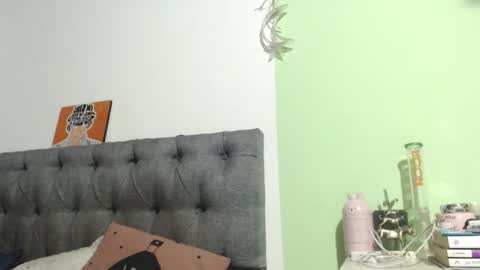 Snapshot of biabia_1 chatting on 12.23.24 BiaBia online show from 12.23.24