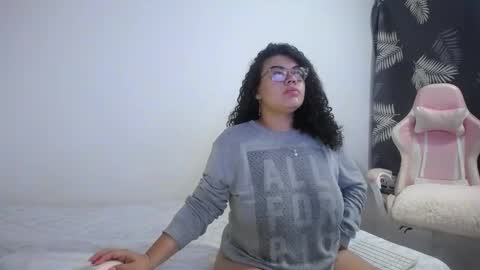 Bianca Tuesday to Sunday from 2am to 6am UTC-5 online show from 11.11.25