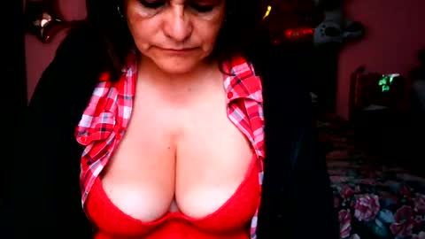 Snapshot of biancasteel chatting on 07.29.26 biancasteel online show from 07.29.26