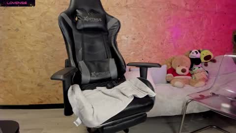 Biancastrong.. IGThebiancastrong online show from 03.06.25