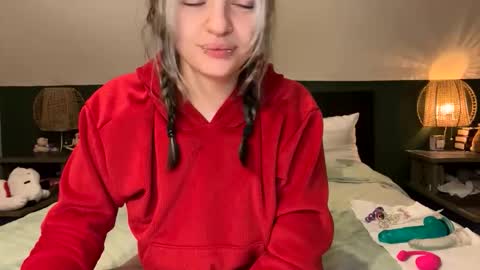 Ellie  online show from 05.02.26