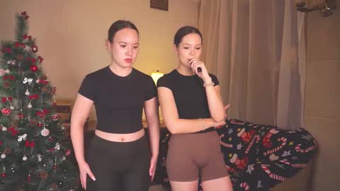 Snapshot of bibandboba_ chatting on 12.02.25 Lisa and Alice online show from 12.02.25