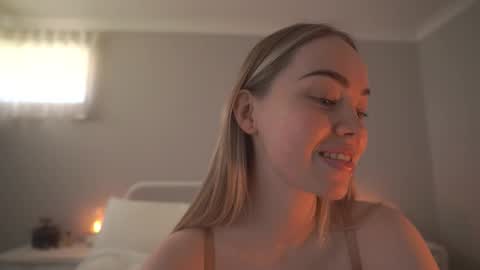 Snapshot of bibi_it_is chatting on 09.23.25 Bibi online show from 09.23.25