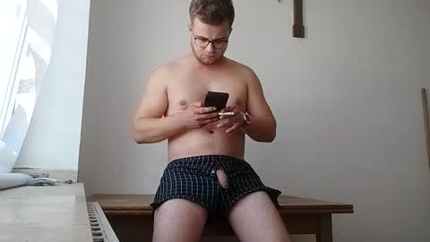 Snapshot of biboynr98 chatting on 09.28.25 biboynr98 online show from 09.28.25