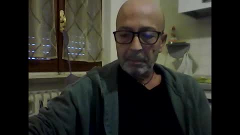 Snapshot of big23italy chatting on 10.20.25 big23italy online show from 10.20.25