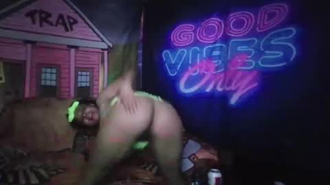 Snapshot of big6lacksteak chatting on 03.10.26 thatcoupledawg online show from 03.10.26