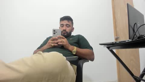 Snapshot of big_dad69 chatting on 10.28.25 Tommy online show from 10.28.25