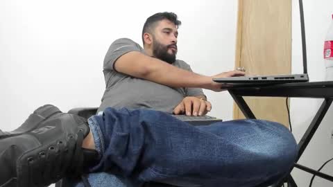 Snapshot of big_dad69 chatting on 11.04.25 Tommy online show from 11.04.25