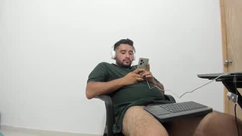 Snapshot of big_dad69 chatting on 12.18.25 Tommy online show from 12.18.25