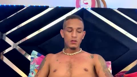 Snapshot of big_latin666 chatting on 01.01.25 Stiven Leon online show from 01.01.25