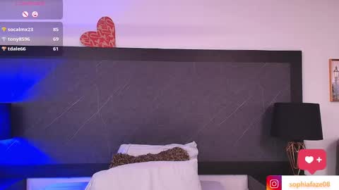 Snapshot of big_tits_in_your_face chatting on 03.11.25 Tell me Sophia  online show from 03.11.25