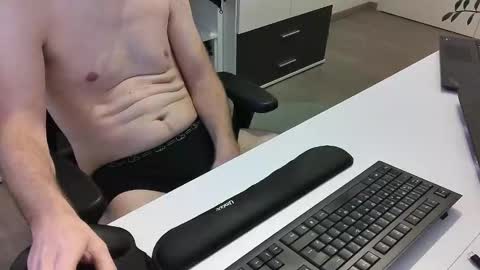 Snapshot of big_tobi_1 chatting on 11.18.25 big_tobi_1 online show from 11.18.25