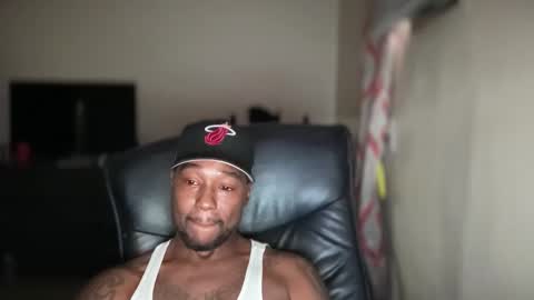 Snapshot of bigbackwoodcali chatting on 11.17.25 bigbackwoodcali online show from 11.17.25