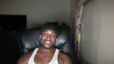 Snapshot of bigbackwoodcali chatting on 11.28.25 bigbackwoodcali online show from 11.28.25