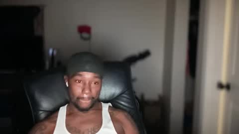 Snapshot of bigbackwoodcali chatting on 04.22.26 bigbackwoodcali online show from 04.22.26