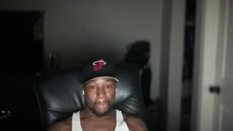 Snapshot of bigbackwoodcali chatting on 05.14.26 bigbackwoodcali online show from 05.14.26