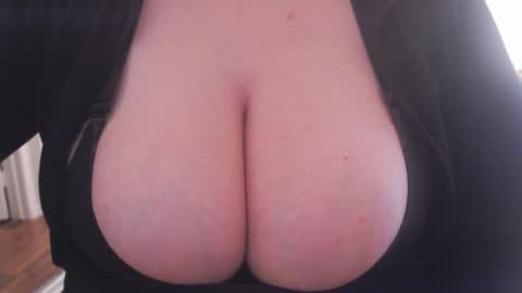 bigbittiesandfun online show from 01.21.25