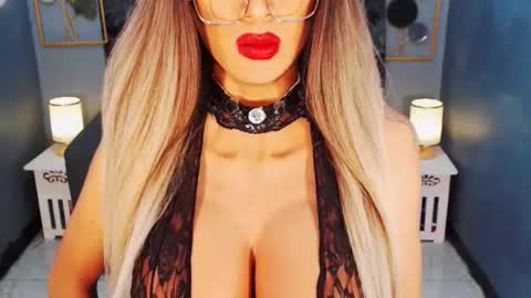 Loraine Cruz online show from 06.22.26