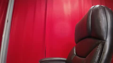 LaraFire online show from 09.30.25