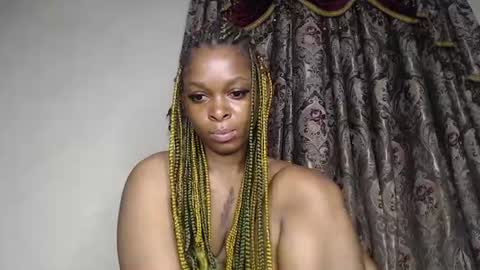 Snapshot of bigbooty_xchataa chatting on 11.21.25 Lucy online show from 11.21.25