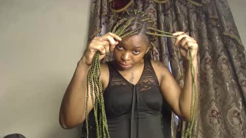 Snapshot of bigbooty_xchataa chatting on 12.03.25 Lucy online show from 12.03.25