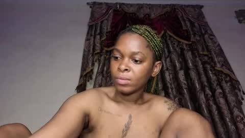 Snapshot of bigbooty_xchataa chatting on 12.16.25 Lucy online show from 12.16.25