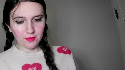 Isabella online show from 02.05.25