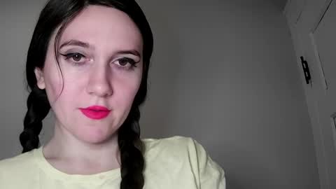 Isabella online show from 02.08.25