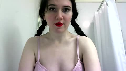 Isabella online show from 02.15.25
