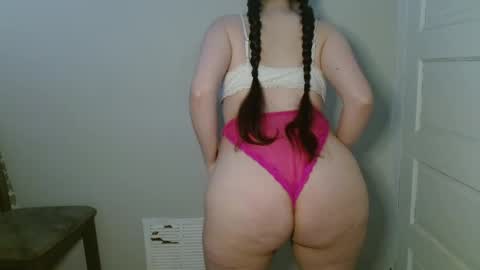 Isabella online show from 11.28.25