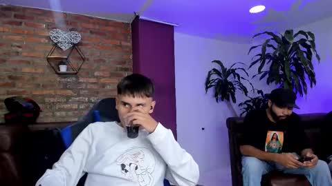 Snapshot of bigbros18 chatting on 12.15.25 MOD ramon My team is mickey and roman online show from 12.15.25