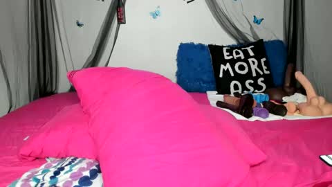 bigbuttsarena online show from 12.30.24