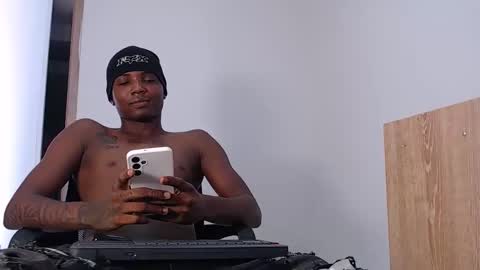 Snapshot of bigcock23cmt chatting on 03.28.26 bigcock23cmt online show from 03.28.26