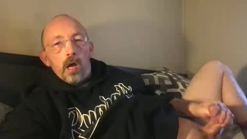 Snapshot of bigdaddydelight chatting on 03.04.25 bigdaddydelight online show from 03.04.25