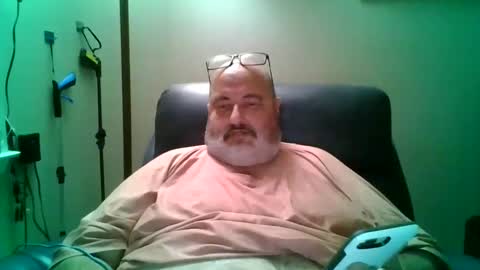 Snapshot of bigfuzzyteddybear chatting on 09.28.25 bigfuzzyteddybear online show from 09.28.25